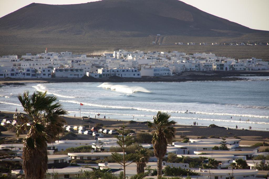 Hostel Red Star Surf&Yoga Camp Lanzarote Famara Exterior foto