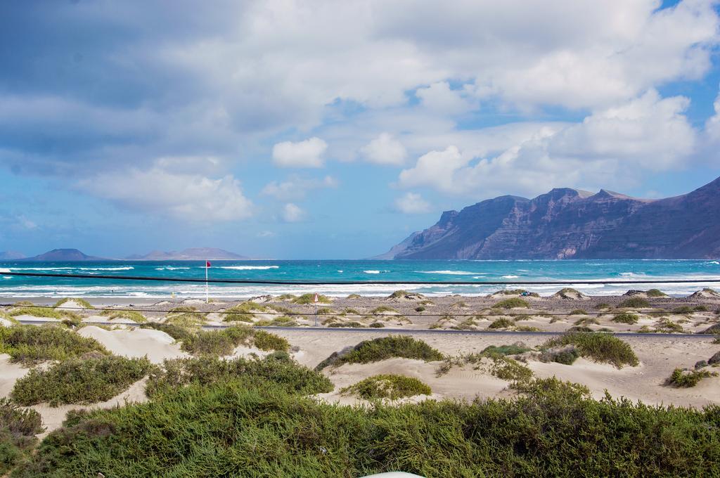 Hostel Red Star Surf&Yoga Camp Lanzarote Famara Exterior foto