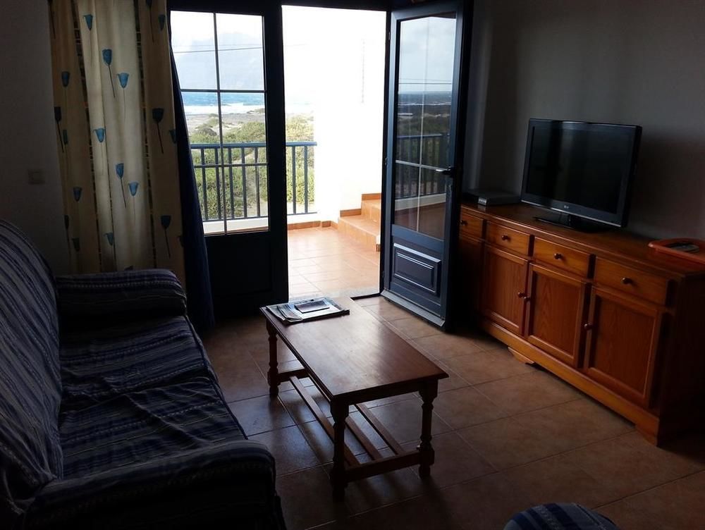 Hostel Red Star Surf&Yoga Camp Lanzarote Famara Exterior foto