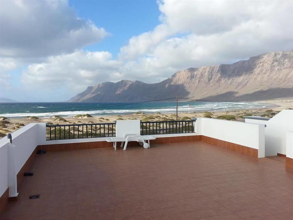 Hostel Red Star Surf&Yoga Camp Lanzarote Famara Exterior foto